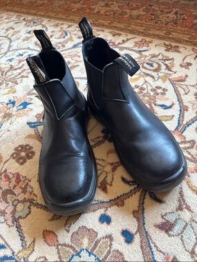Blundstone 163 steel-toe work and safety boots. Black. Men’s Size 9.5 US.